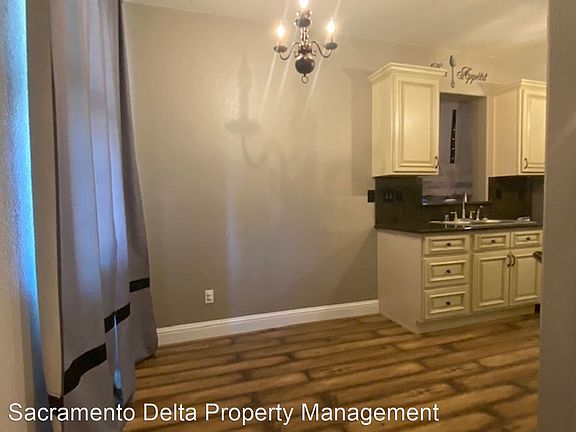 5th image of 4220 Shandwick Dr
