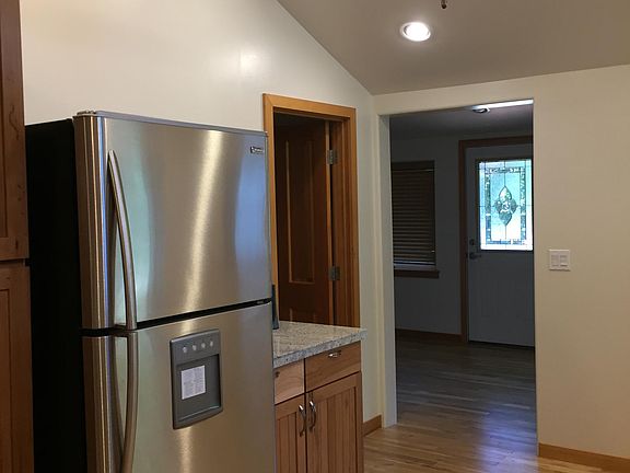 3rd image of 501 Beach St