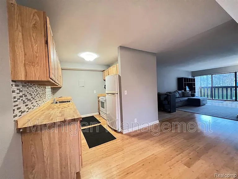 2152 Pauline Blvd #207 — Photo 5