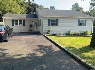 588 College Rd, Farmingville, NY 11738