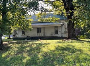 24 Old Chestnut Ridge Rd, Petersburg, TN 37144