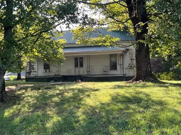 24 Old Chestnut Ridge Rd, Petersburg, TN 37144