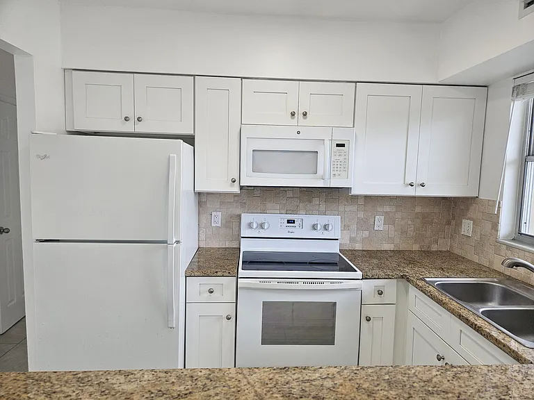 630 Southwind Cir #8 — Photo 13