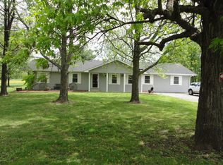 12526 Saraville Rd, Marion, IL 62959