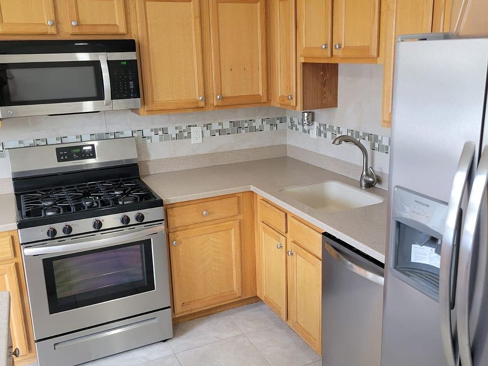 1st image of 35 Tiger Lily Ct