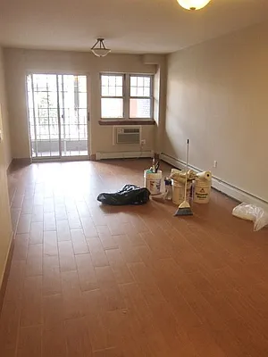 Rented by Realty 2000 Corp | media 9