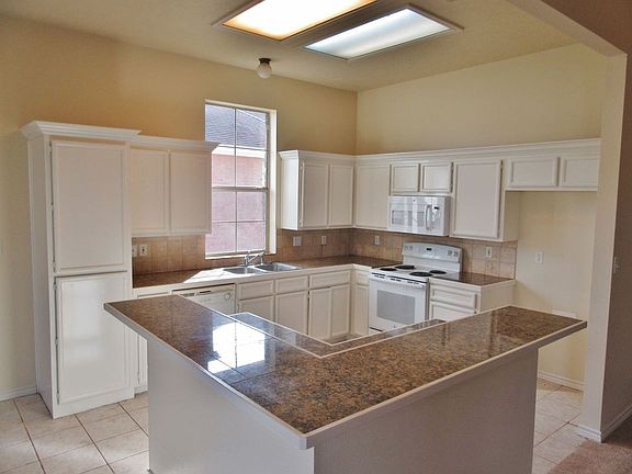 5th image of 5640 Lori Ln