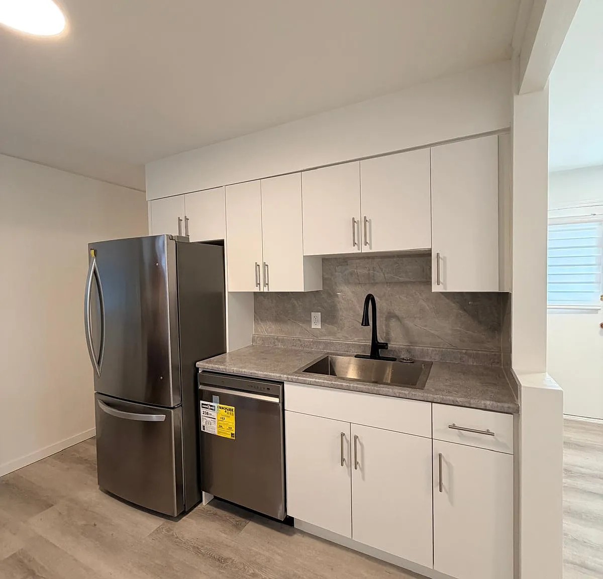 3 bed, 1300 sqft, $3,400 — Photo 4