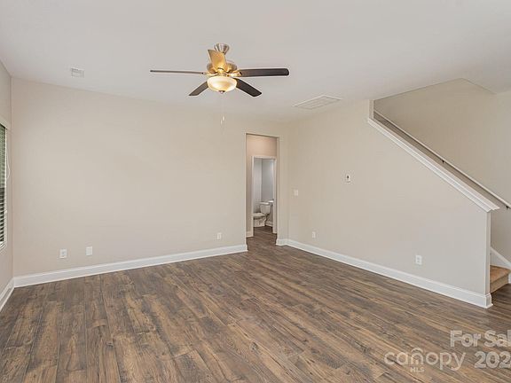 3rd image of 15021 Boudins Ln