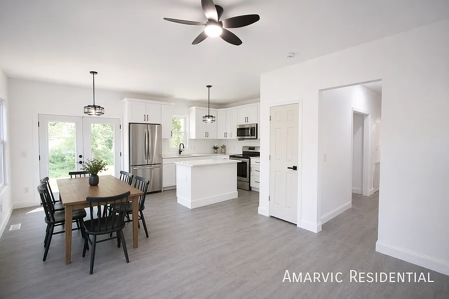 621 Singletary St SE — Photo 4