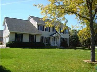 1715 Dickson Dr, Sun Prairie, WI 53590