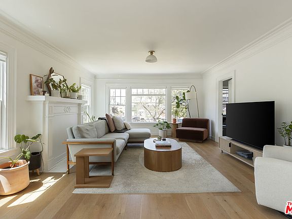 4th image of 1640 S Gramercy Pl
