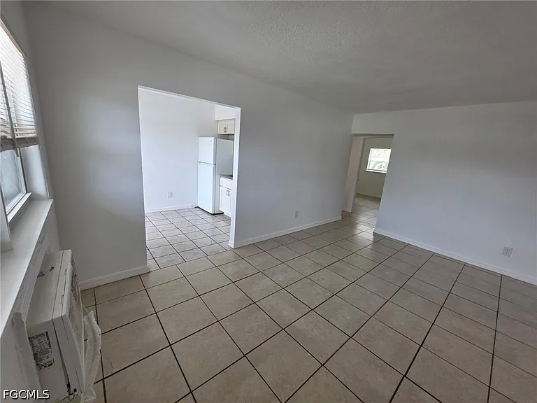 2452 Stella St #106 — Photo 9