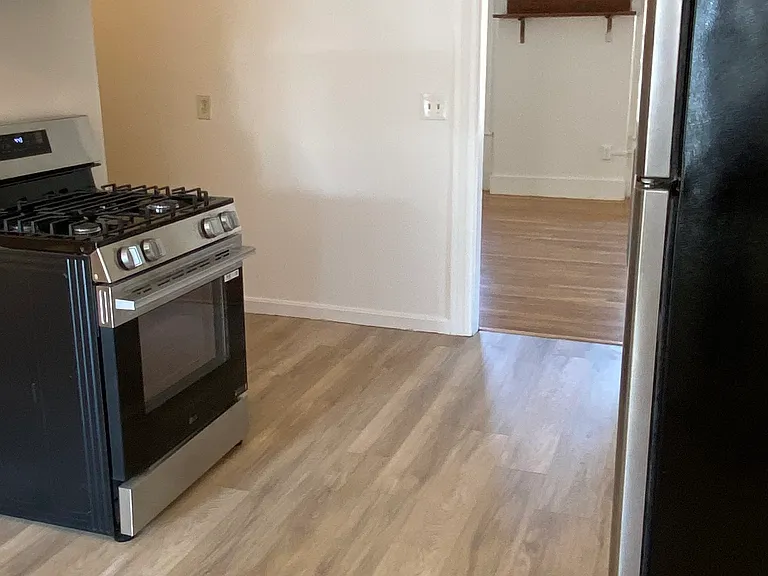 24 Eden St #4 — Photo 10