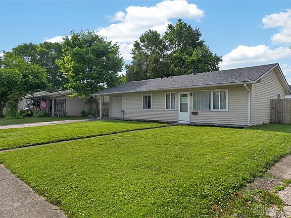 3rd image of 1629 Drake Dr