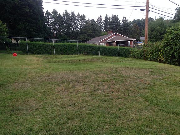 5th image of 206 Sunny Dr