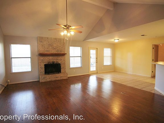4th image of 1353 Camellia Ln