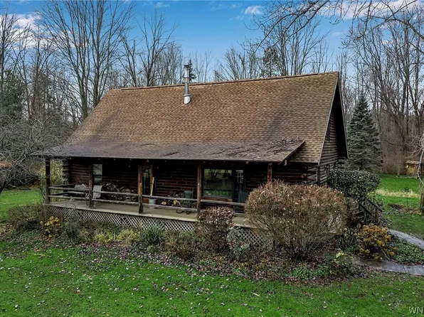 3500 Coomer Rd, Newfane, NY 14108