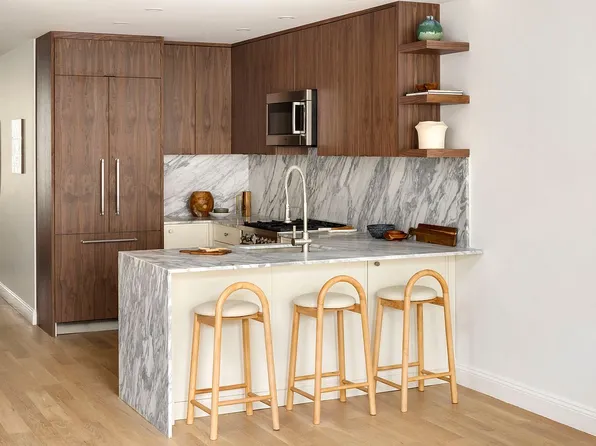 582 Park Pl APT 1, Brooklyn, NY 11238