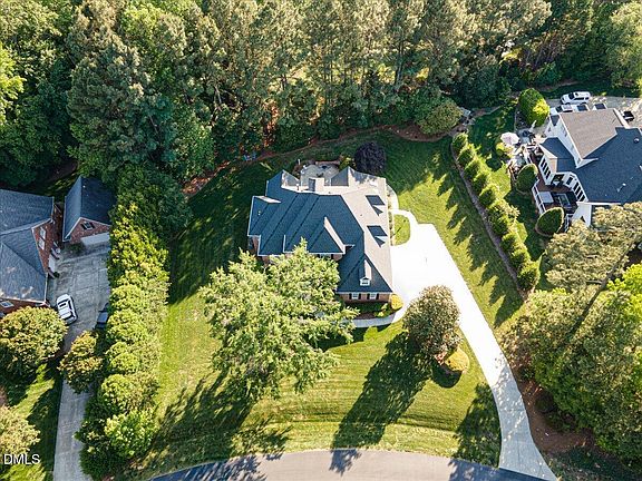 4th image of 4009 Chaumont Dr