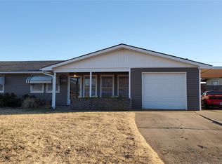 426 Meadowbrook Ln, Bartlesville, OK 74003