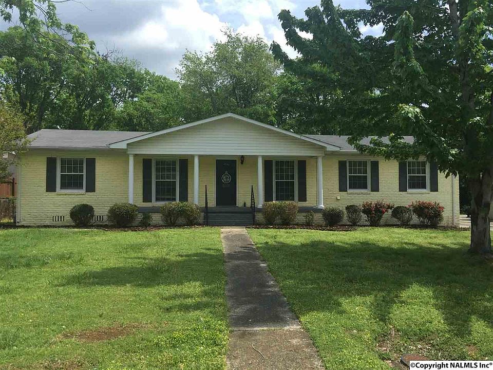 1st image of 2819 Briarwood Dr SE