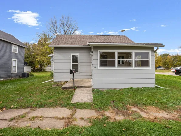 631 3rd St, Perry, IA 50220