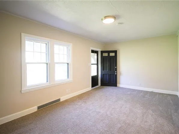 2622 Prospect Rd, Des Moines, IA 50310