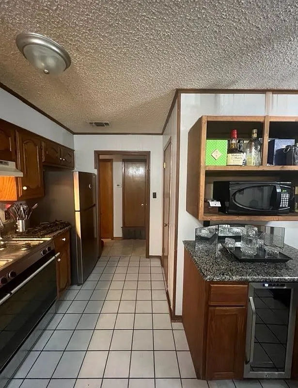 3 bed, 2.0 bath, 1588 sqft, $1,450 — Photo 4