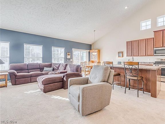 5th image of 566 Marrus Cir