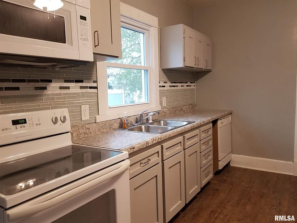 2nd image of 2122 W Clarke Ave