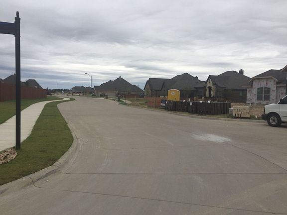 5th image of 602 Lonesome Dove Dr