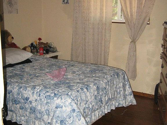 Main floor bedrooms w/hard wood floors