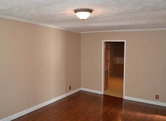 4th image of 5443 Granada St