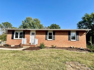 112 E Airwood Dr, East Alton, IL