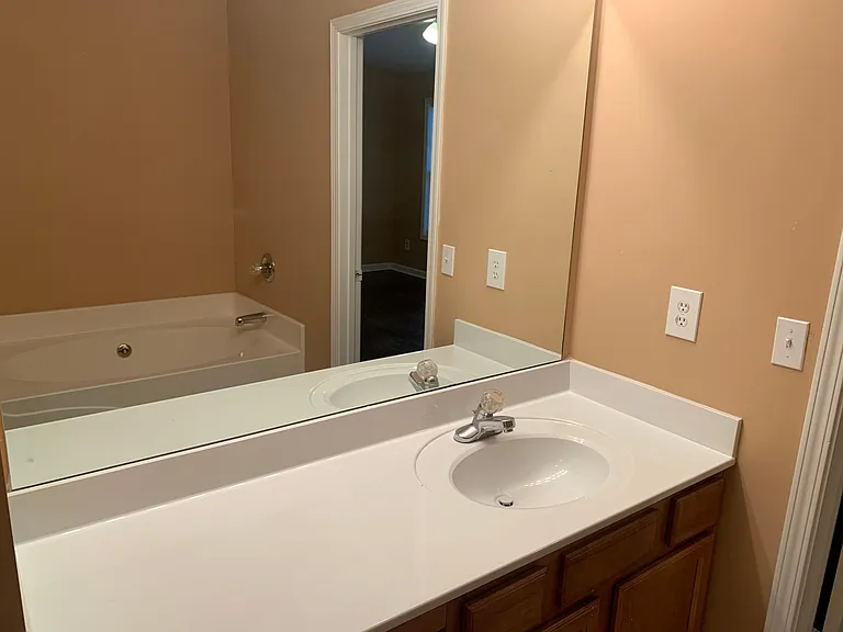 2179 Executive Dr — Photo 18