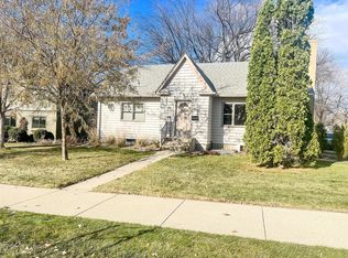 811 7th St #1/4, Brookings, SD 57006