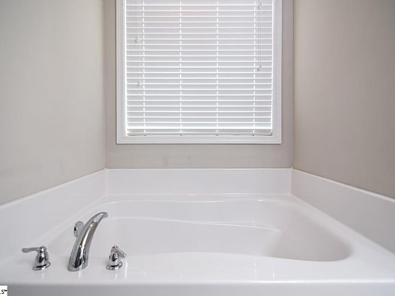 3rd image of 400 Jones Peak Dr