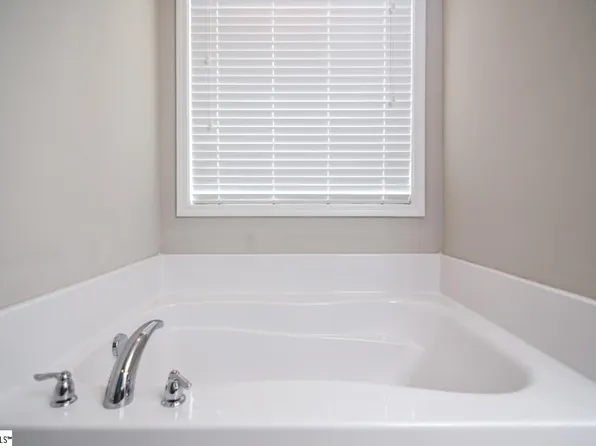 4000 Jones Peak Dr, Simpsonville, SC 29681