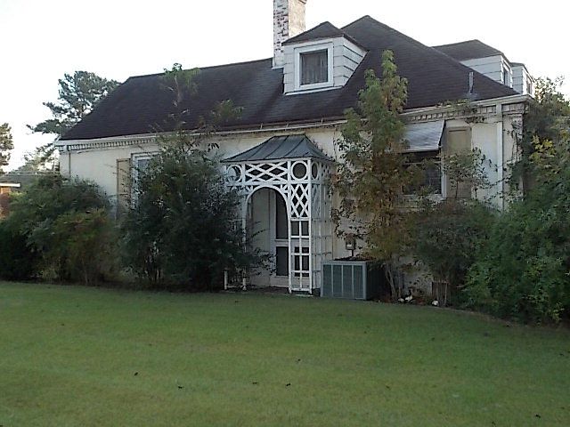 2nd image of 1108 W Vernon Ave