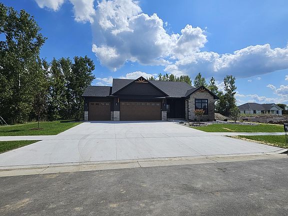 2nd image of 3636 Samson Dr
