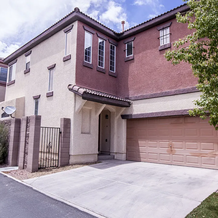 8549 Peaceful Dreams St