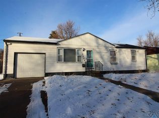 2904 E 23rd St, Sioux Falls, SD 57103