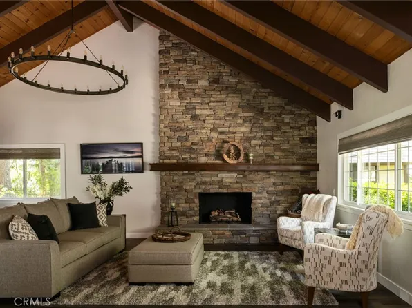 27843 Peninsula Dr N, Lake Arrowhead, CA 92352