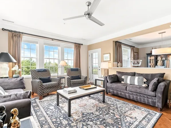 15 Morgan Dr Unit 401, Natick, MA 01760