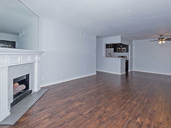 5th image of 12720 Burbank Blvd Unit 130