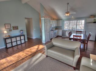 17657 Jacobs St, Omaha, NE 68135