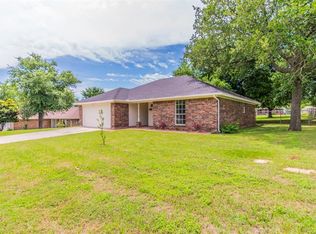 135 Overhill Dr, Springtown, TX 76082