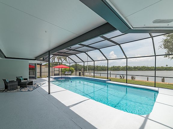 HUGE pool and 2014 pool cage