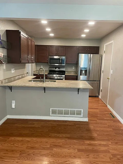4 bed, 1875 sqft, $3,000 — Photo 2